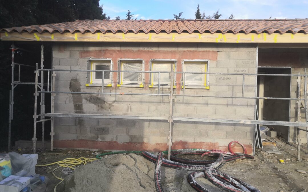 Enduit gratté à Montélimar : Façades Pollet pour une finition esthétique et durable